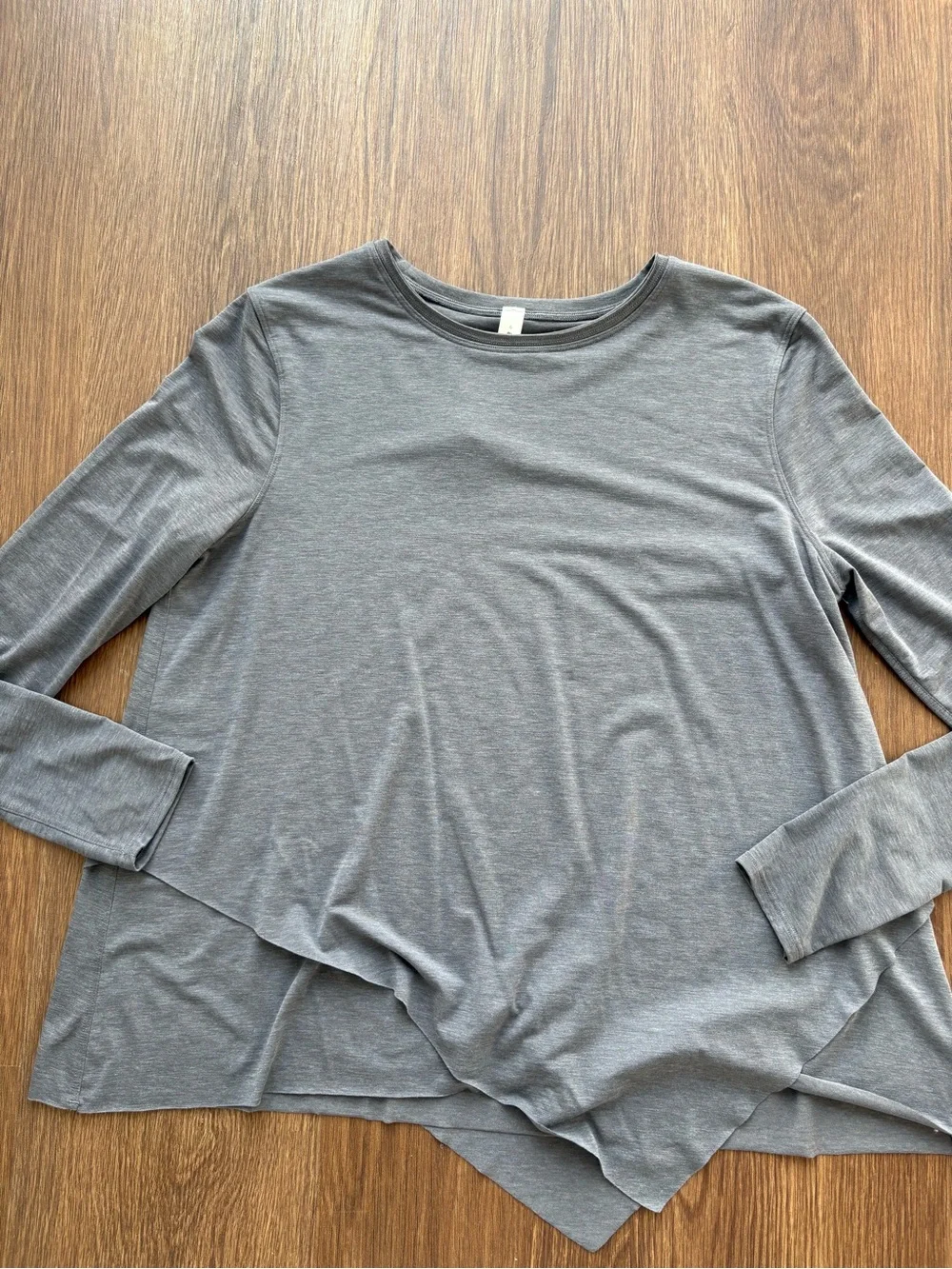 Lululemon Sweetest Day Tencel Long Sleeve Top in Heathered Titanium Size 6 - Picture 4 of 8